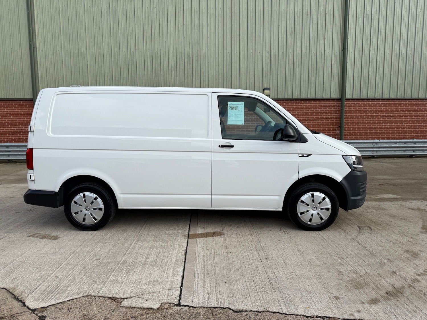 Used Volkswagen Transporter 2019 for sale - 76777080: Photo 2
