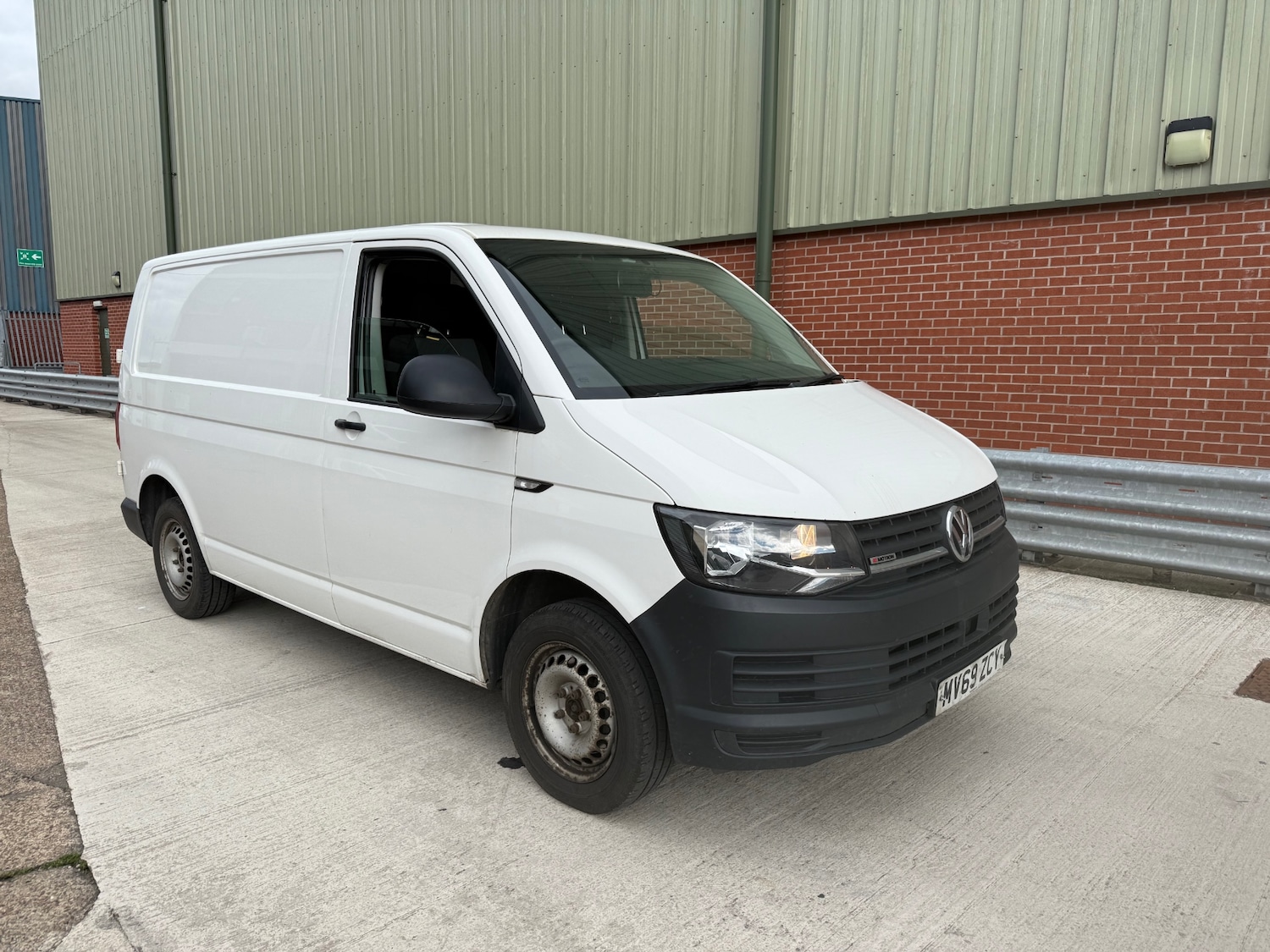 Used Volkswagen Transporter 2019 for sale - 76206497: Photo 4