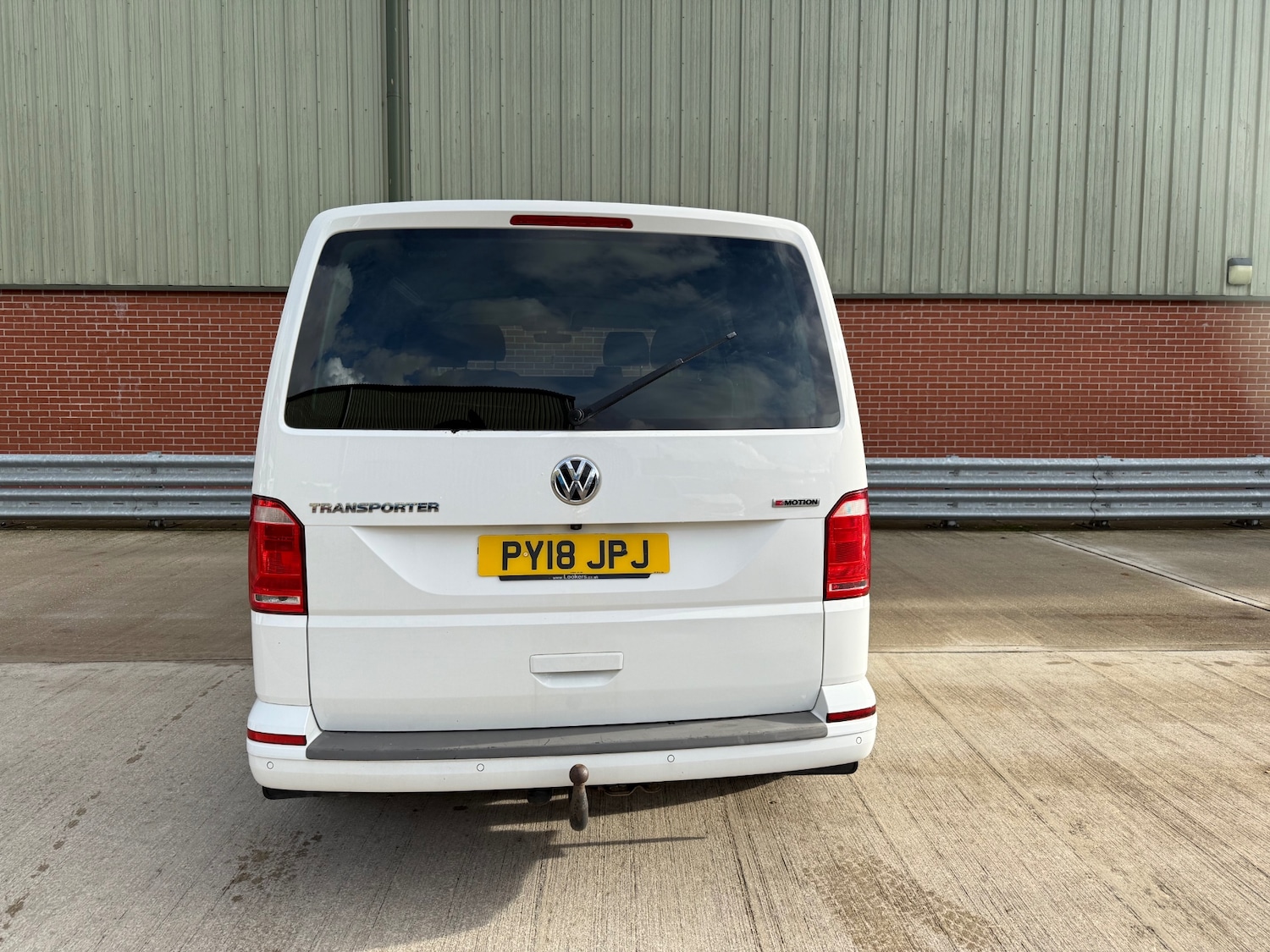 Used Volkswagen Transporter 2018 for sale - 76340823: Photo 5
