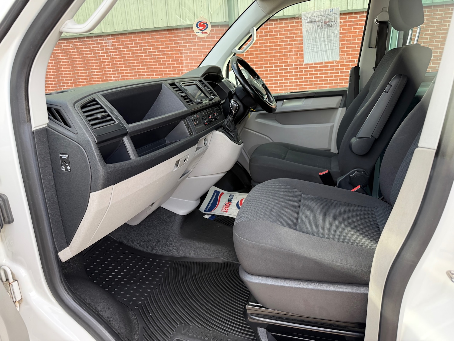 Used Volkswagen Transporter 2018 for sale - 76611677: Photo 10