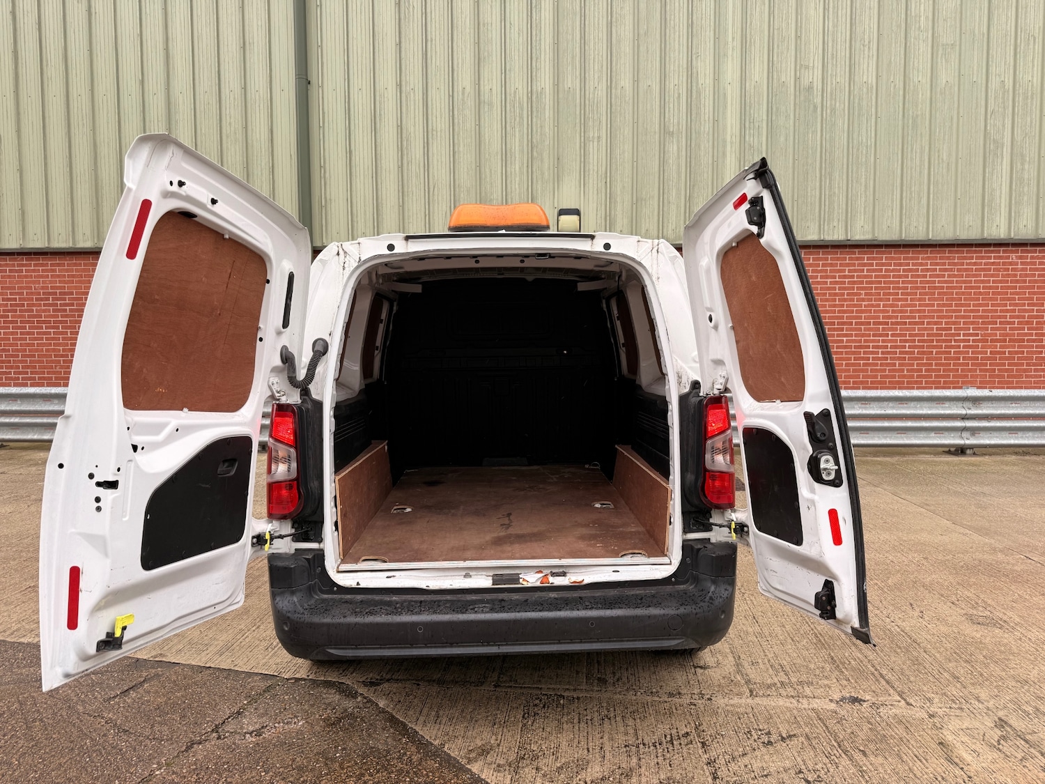 Used Peugeot Partner 2020 for sale - 77998110: Photo 6