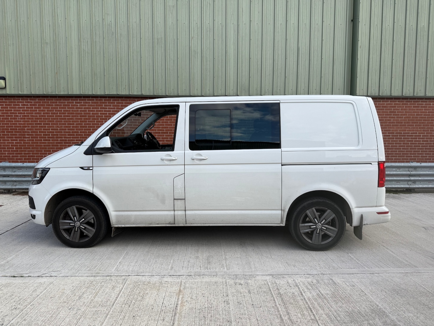 Used Volkswagen Transporter 2018 for sale - 77502704: Photo 8