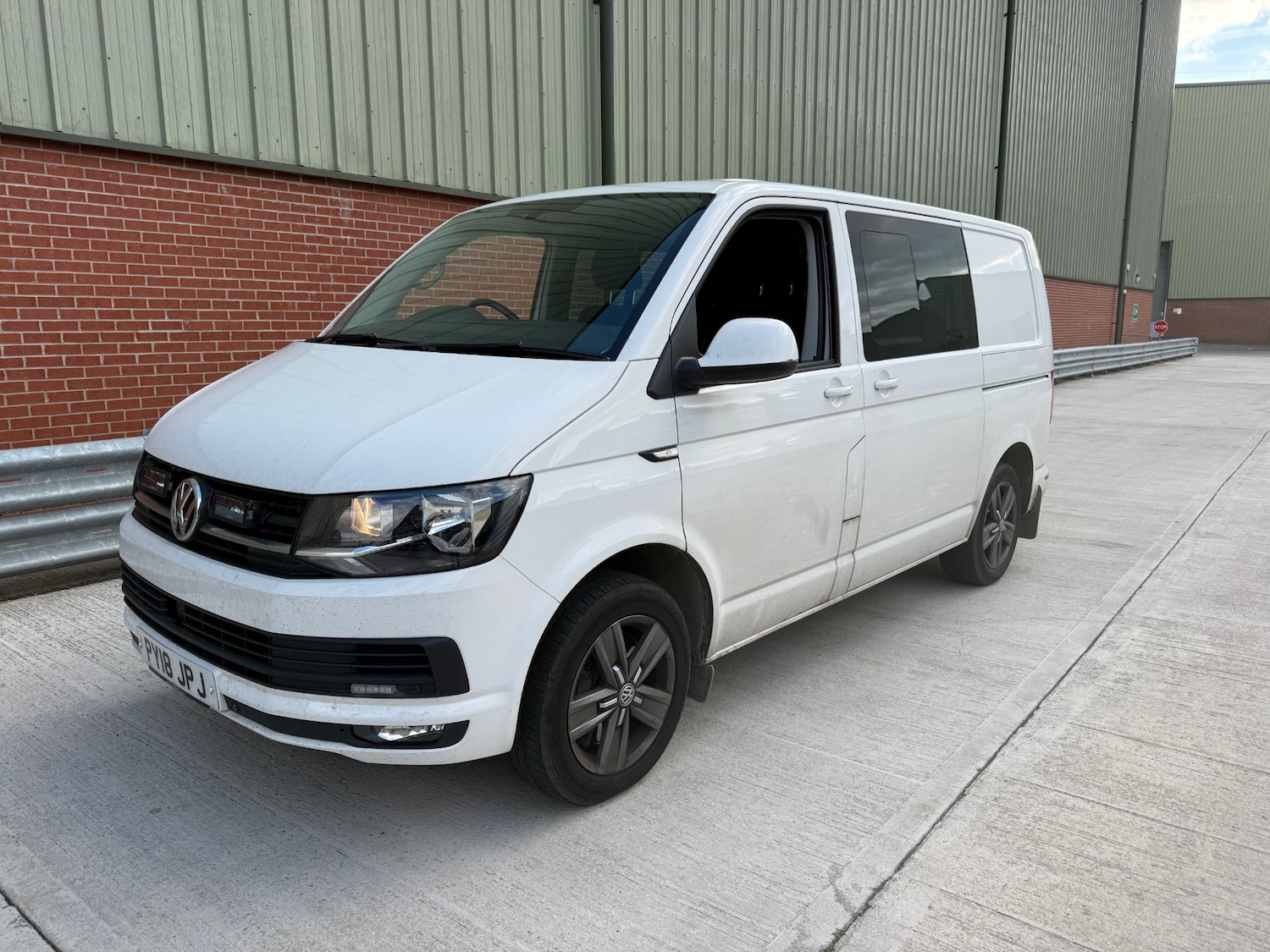 Used Volkswagen Transporter 2018 for sale - 77502704: Photo 9