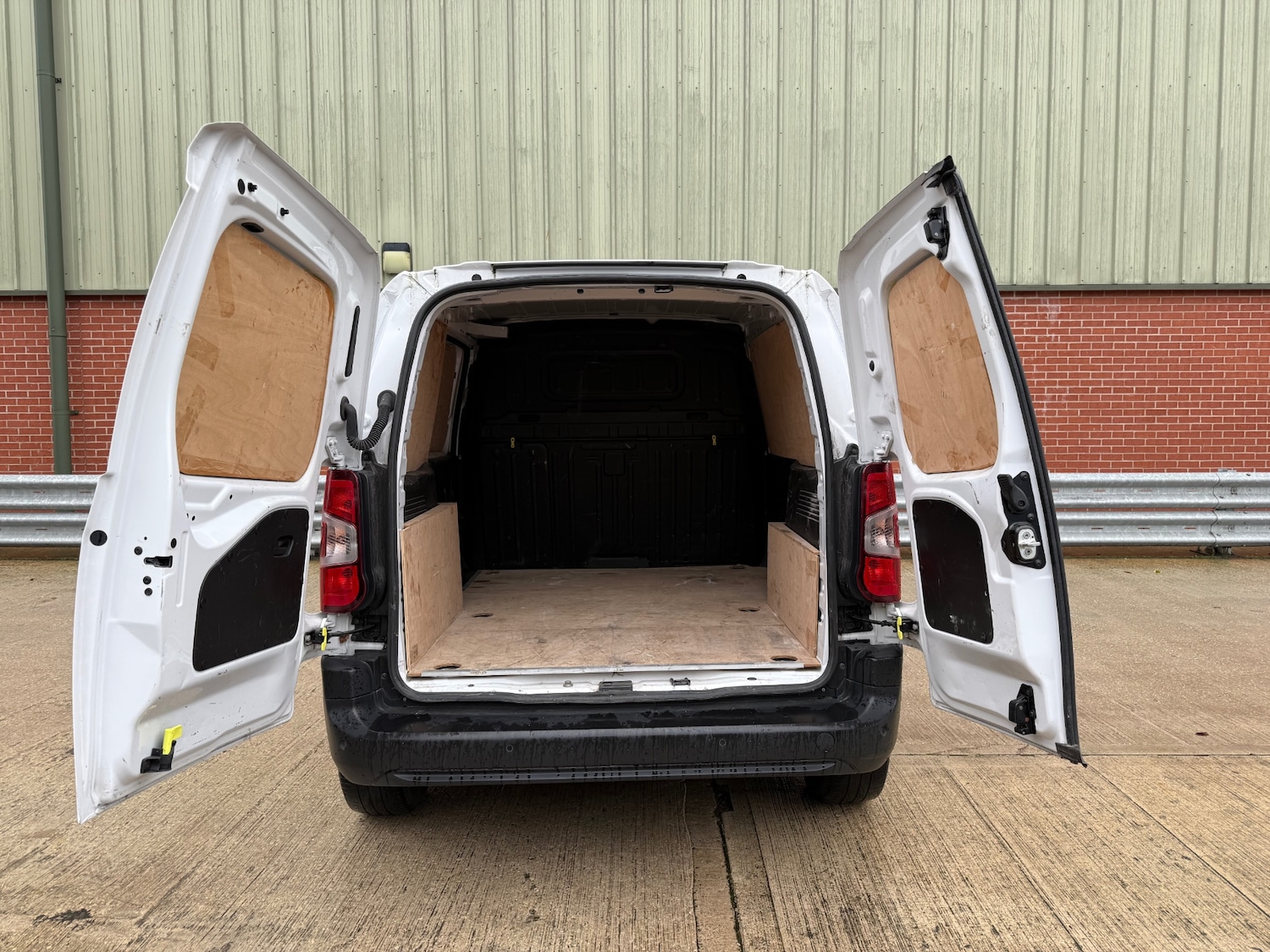 Used Peugeot Partner 2023 for sale - 77004810: Photo 5