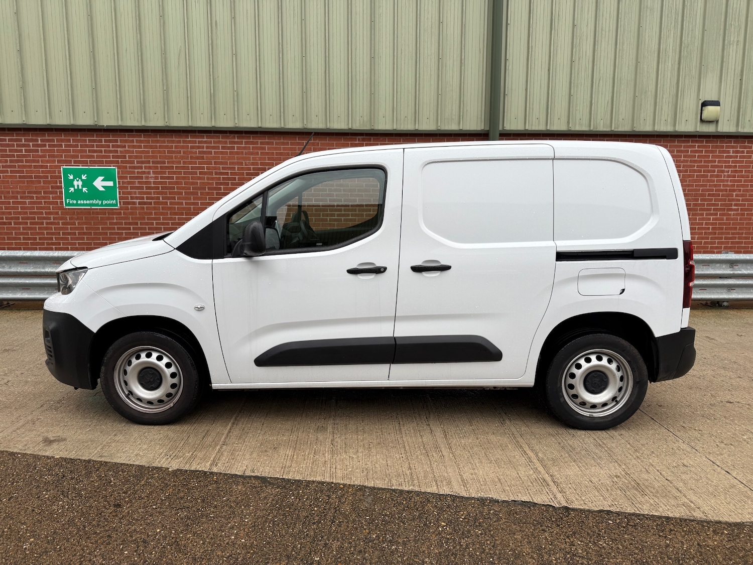 Used Peugeot Partner 2023 for sale - 77004810: Photo 8