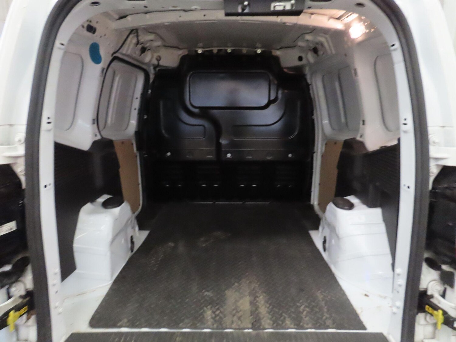 Used Ford Transit Courier 2019 for sale - 77853257: Photo 10