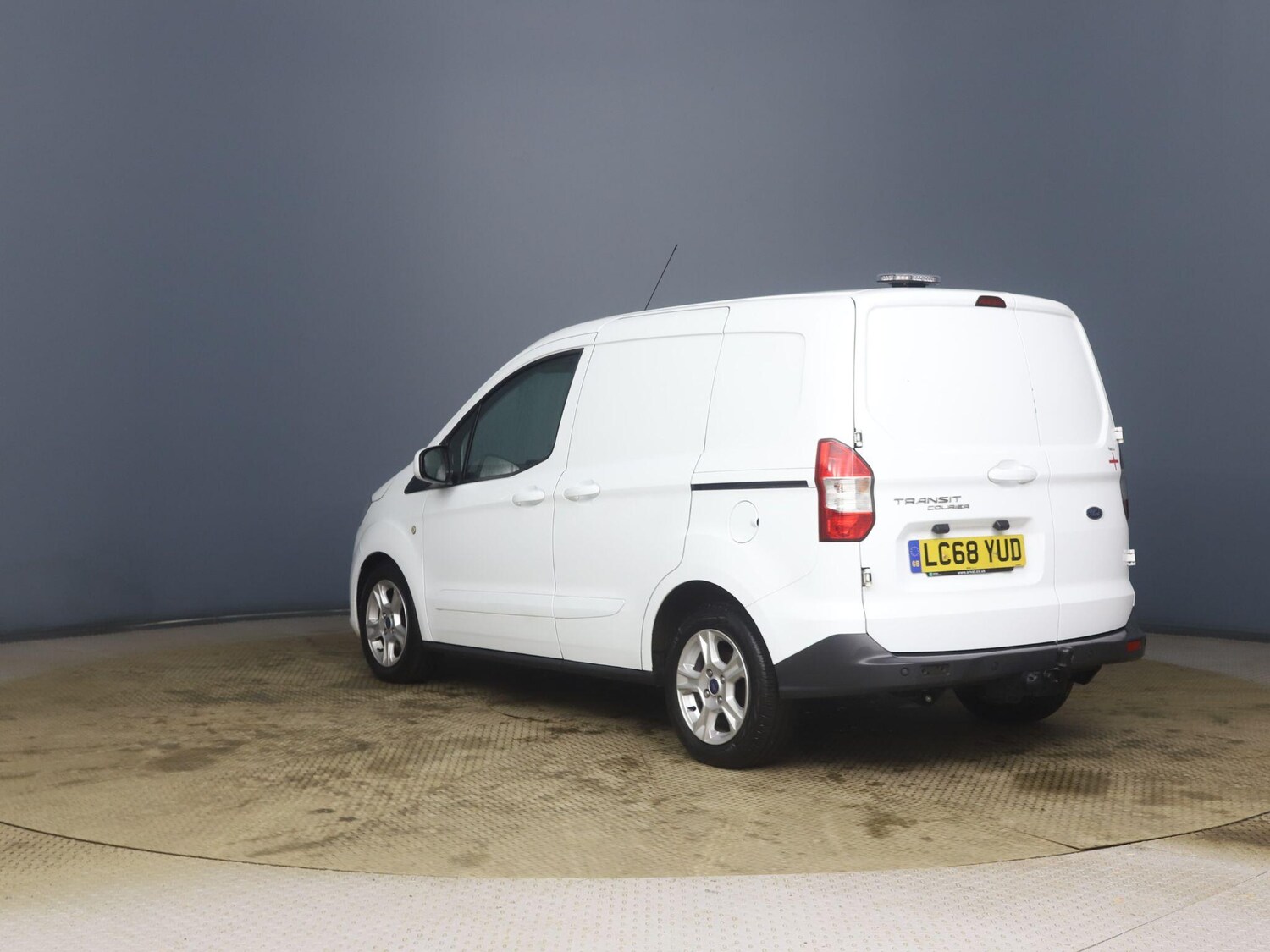 Used Ford Transit Courier 2019 for sale - 77853257: Photo 5