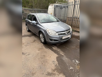Vauxhall - Astra