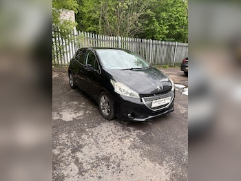 Used Peugeot 208 2013 for sale - 76186839: Photo