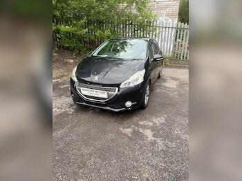 Used Peugeot 208 2013 for sale - 76186839: Photo