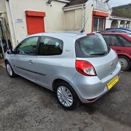Used Renault Clio 2010 for sale - 76186848: Photo 5