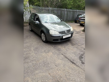 Volkswagen - Golf