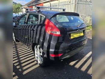 Used Ford Fiesta 2011 for sale - 76186802: Photo 2