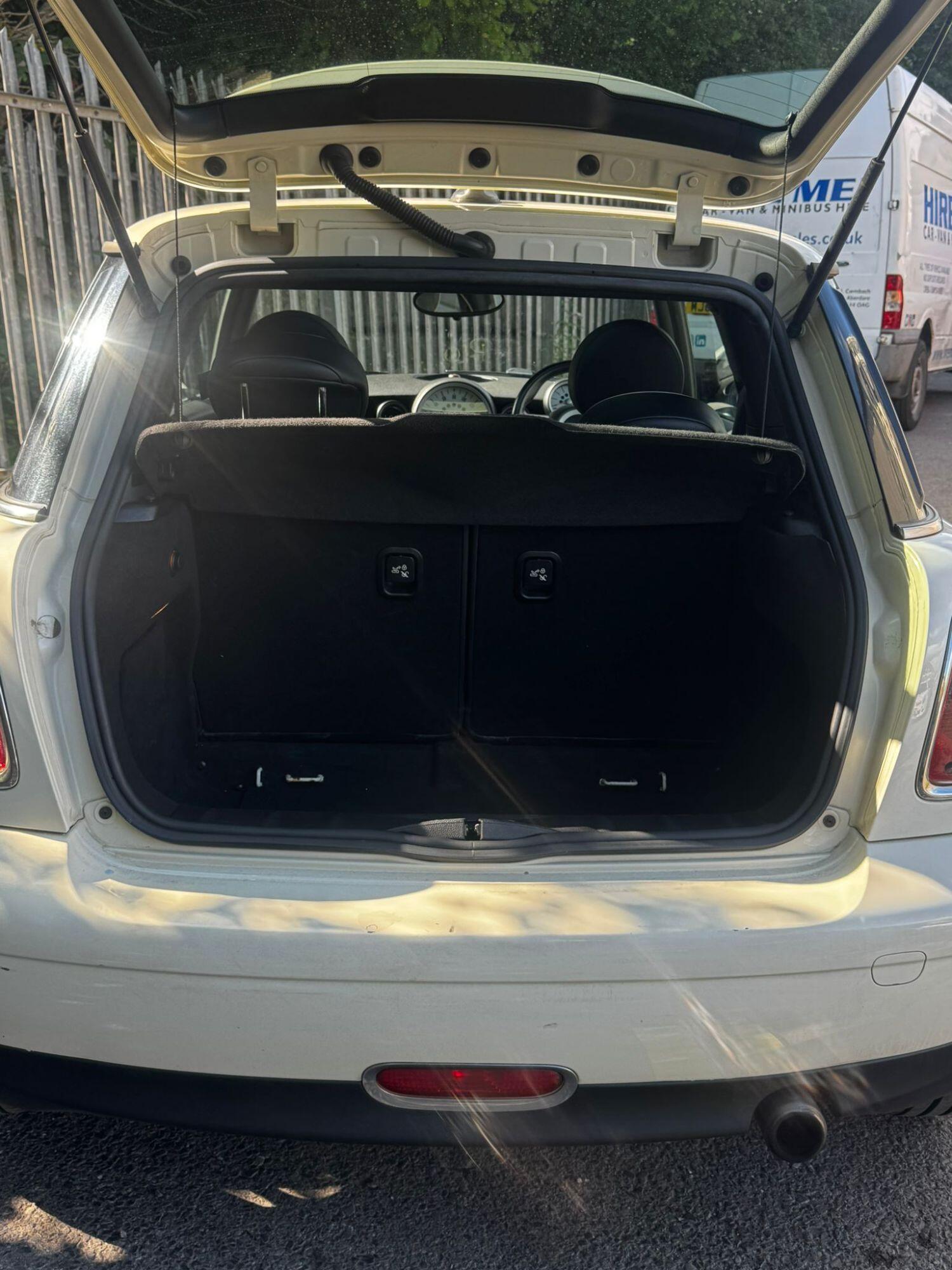 Used MINI Hatch 2009 for sale - 76186812: Photo 6