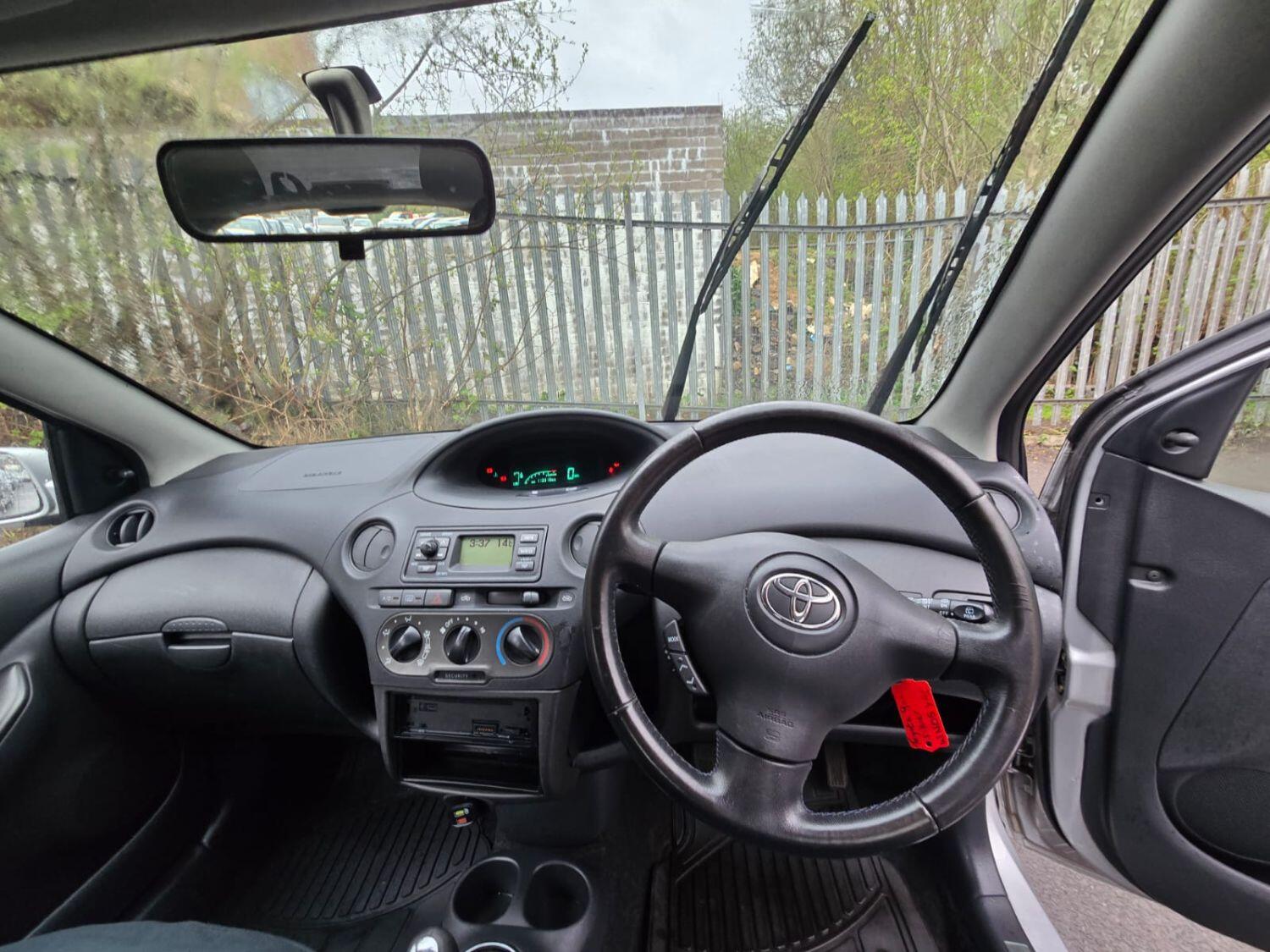 Used Toyota Yaris 2005 for sale - 76186661: Photo 10