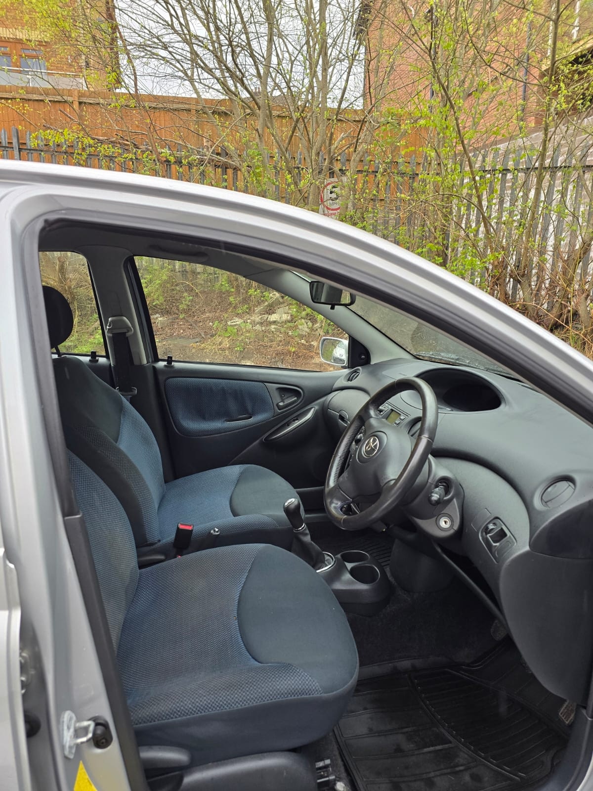 Used Toyota Yaris 2005 for sale - 76186661: Photo 9