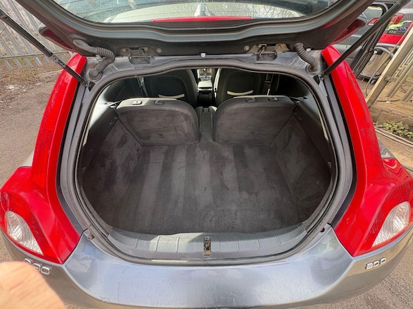 Used Volvo C30 2010 for sale - 76186671: Photo 8
