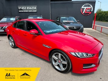 Used Jaguar XE 2019 for sale - 79032848: Photo