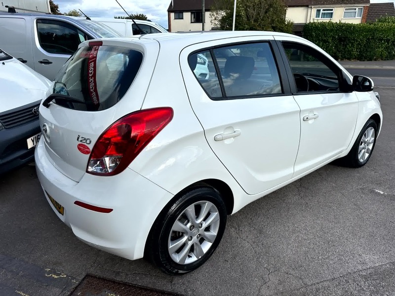 Used Hyundai i20 2014 for sale - 76019377: Photo 2