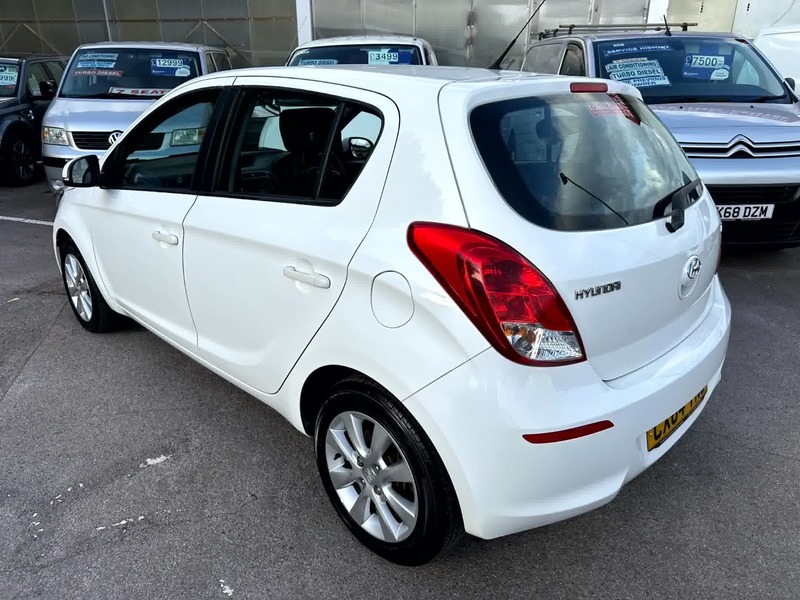Used Hyundai i20 2014 for sale - 76019377: Photo 4