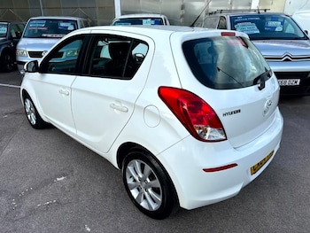 Used Hyundai i20 2014 for sale - 76019377: Photo 4