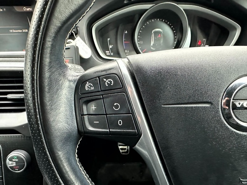 Used Volvo V40 2017 for sale - 77027726: Photo 11