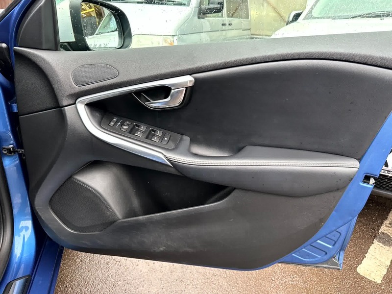 Used Volvo V40 2017 for sale - 77027726: Photo 17