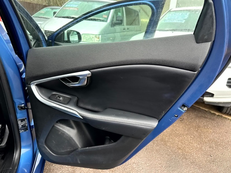 Used Volvo V40 2017 for sale - 77027726: Photo 18