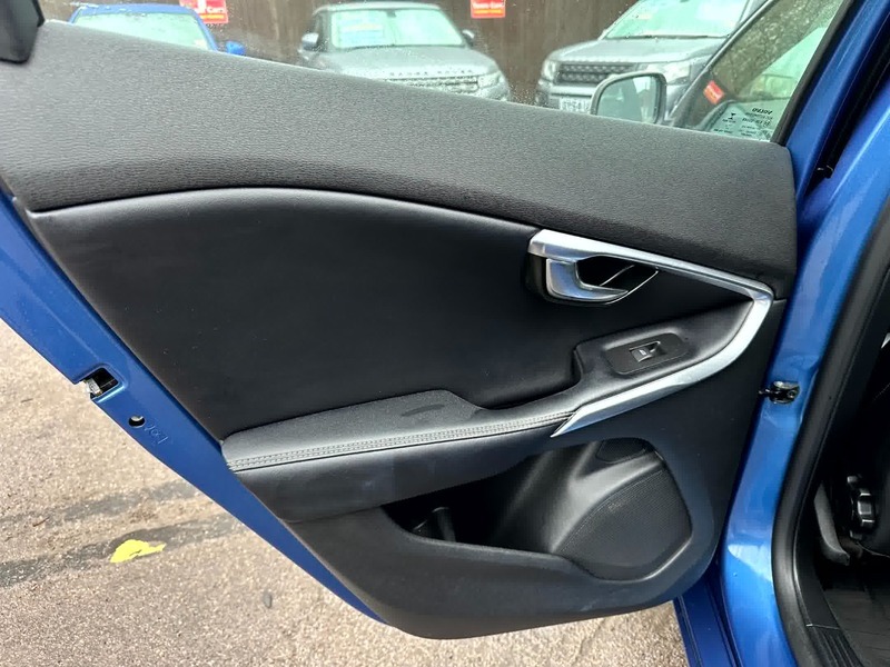 Used Volvo V40 2017 for sale - 77027726: Photo 19