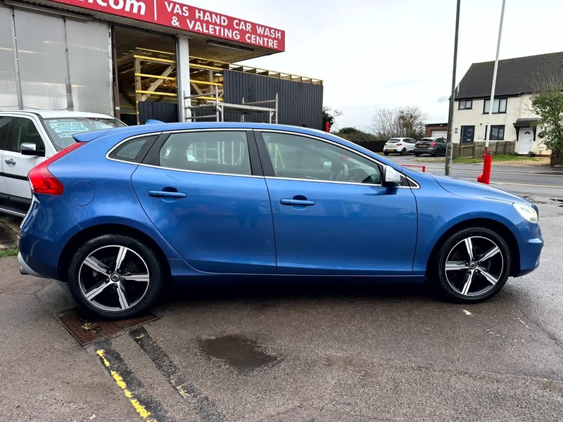 Used Volvo V40 2017 for sale - 77027726: Photo 2