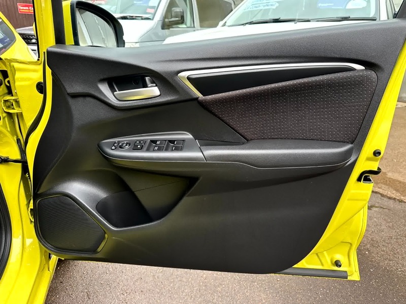 Used Honda Jazz 2015 for sale - 76527296: Photo 24