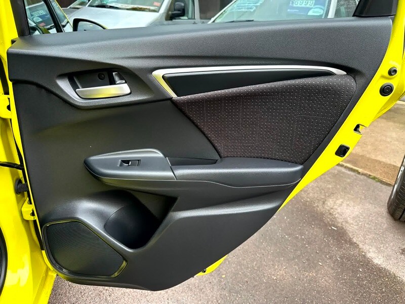 Used Honda Jazz 2015 for sale - 76527296: Photo 25