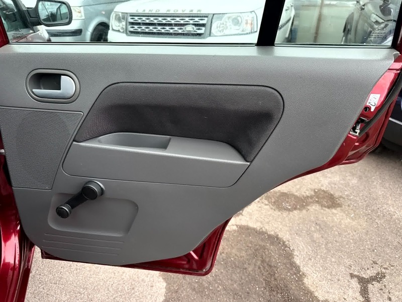 Used Ford Fusion 2003 for sale - 76482620: Photo 15