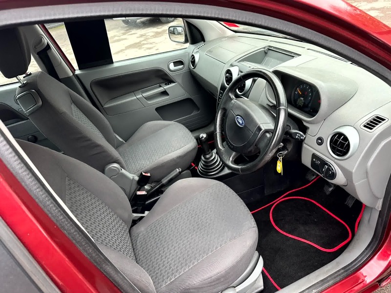 Used Ford Fusion 2003 for sale - 76482620: Photo 4