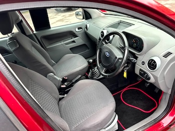 Used Ford Fusion 2003 for sale - 76482620: Photo