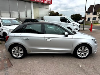Used Audi A1 2013 for sale - 76093078: Photo 2