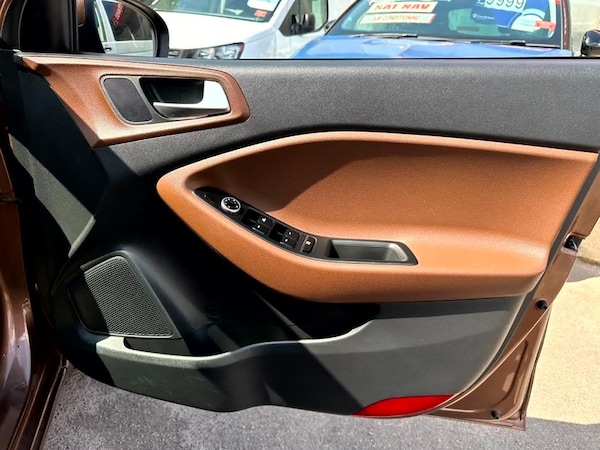 Used Hyundai i20 2015 for sale - 74827259: Photo 11