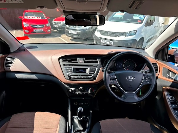 Used Hyundai i20 2015 for sale - 74827259: Photo 8