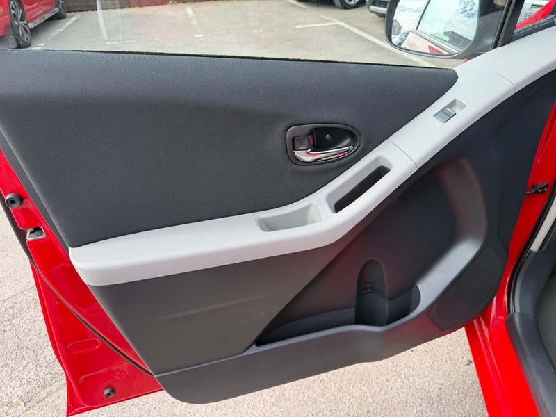 Used Toyota Yaris 2010 for sale - 78182312: Photo 33