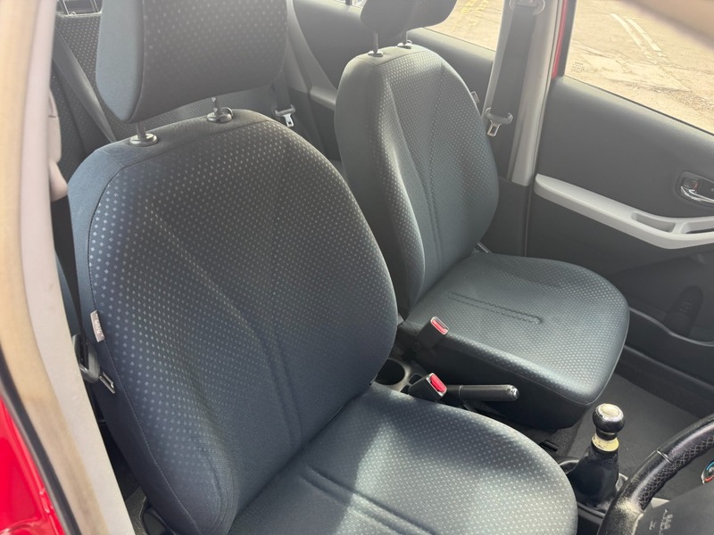 Used Toyota Yaris 2010 for sale - 78182312: Photo 6