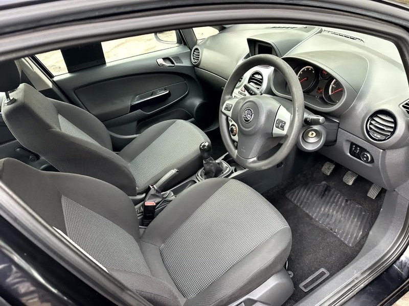 Used Vauxhall Corsa 2011 for sale - 76482619: Photo 4