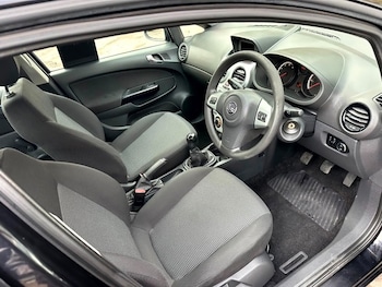 Used Vauxhall Corsa 2011 for sale - 76482619: Photo