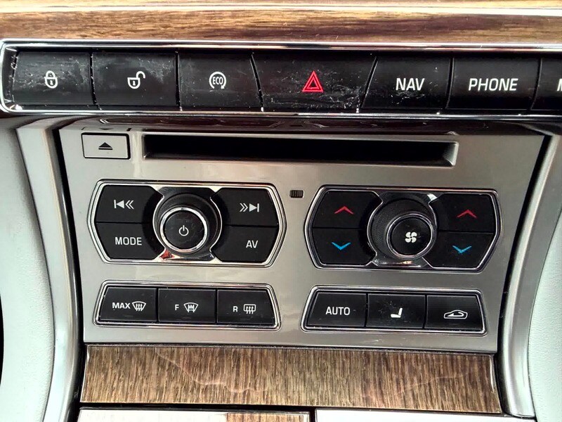 Used Jaguar XF 2013 for sale - 77632316: Photo 32