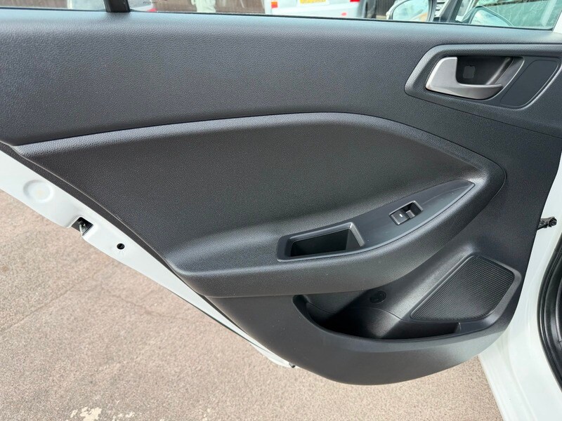 Used Hyundai i20 2018 for sale - 78056828: Photo 29