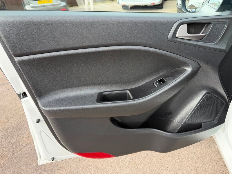 Used Hyundai i20 2018 for sale - 78056828: Photo 30