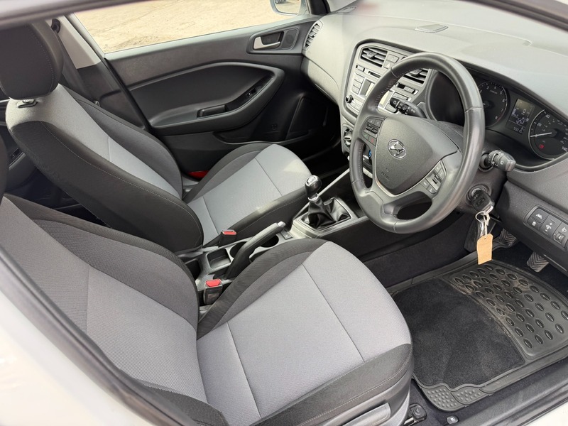 Used Hyundai i20 2018 for sale - 78056828: Photo 5