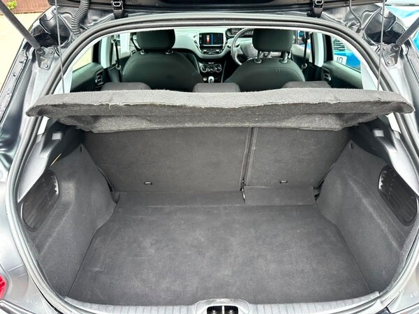 Used Peugeot 208 2018 for sale - 74893335: Photo 12
