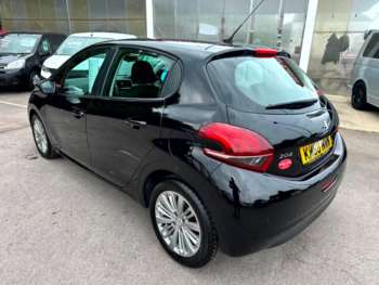 Used Peugeot 208 2018 for sale - 74893335: Photo
