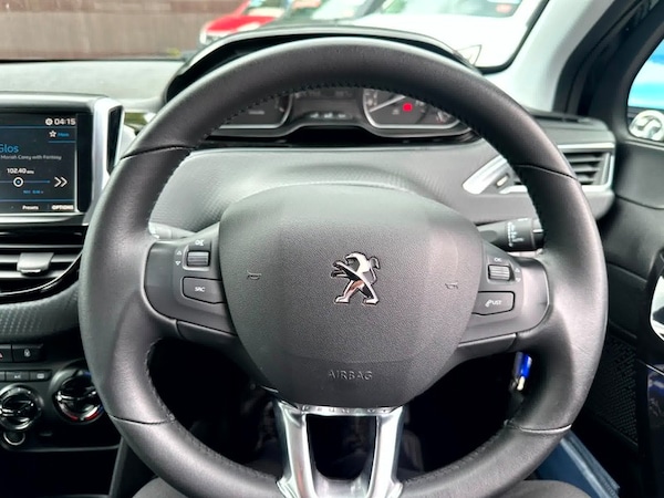 Used Peugeot 208 2018 for sale - 74893335: Photo 8