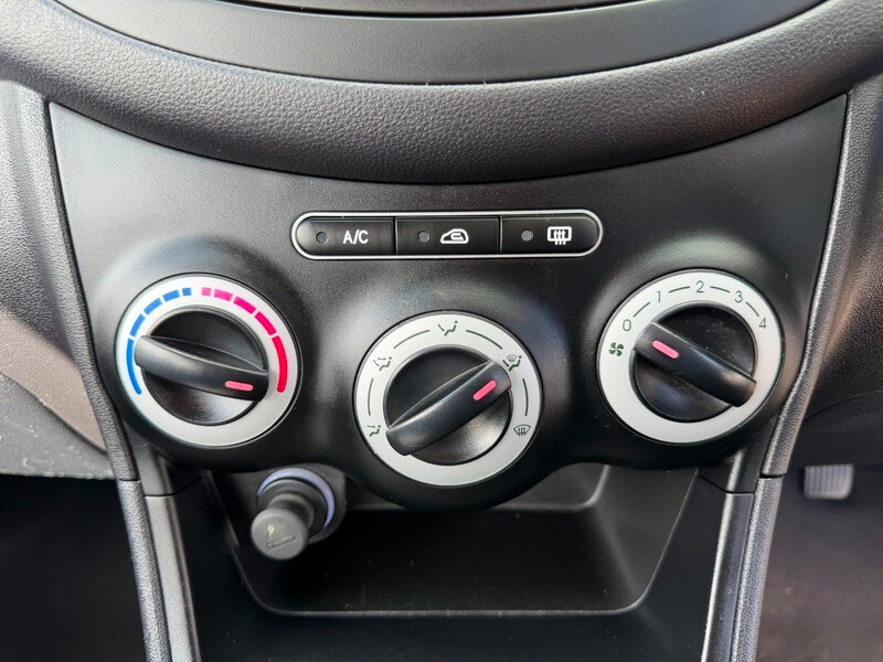 Used Hyundai i10 2009 for sale - 78062056: Photo 12